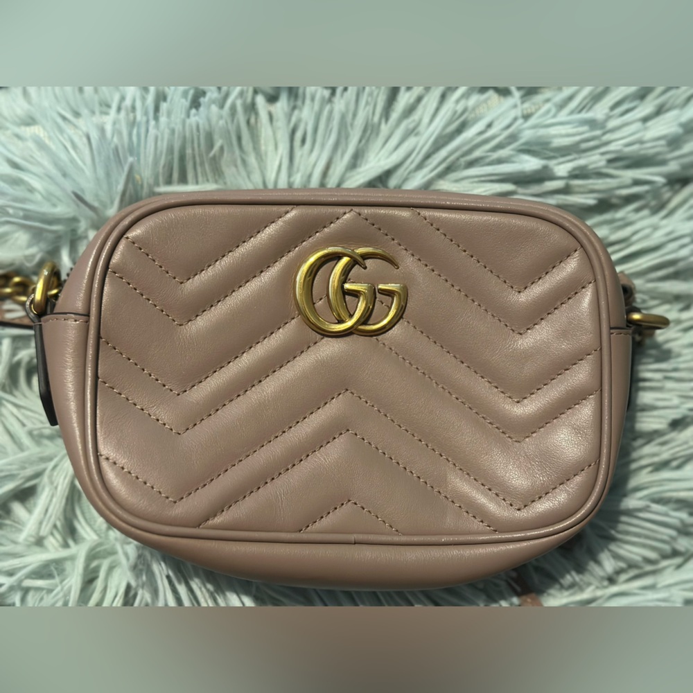 Gucci GG Marmont Mini Matelasse Leather Crossbody in Dusty Pink - Picture 3 of 13